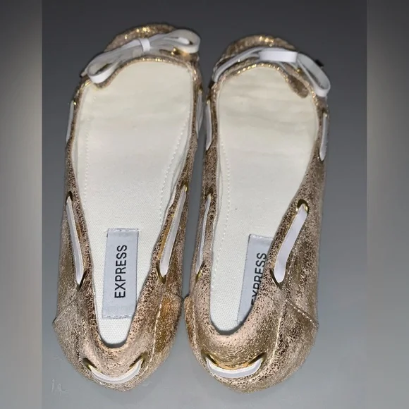 NWOT. Express Metallic Gold Loafers with Bow - Picture 4 of 7